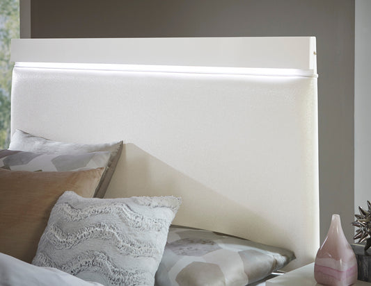 1678W-1* - (3)Queen Bed, LED Lighting