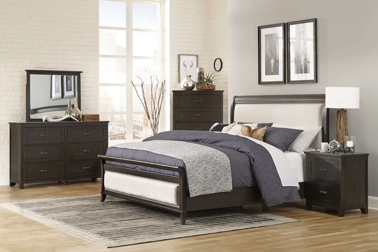 1923NB-1* - (3) Queen Bed