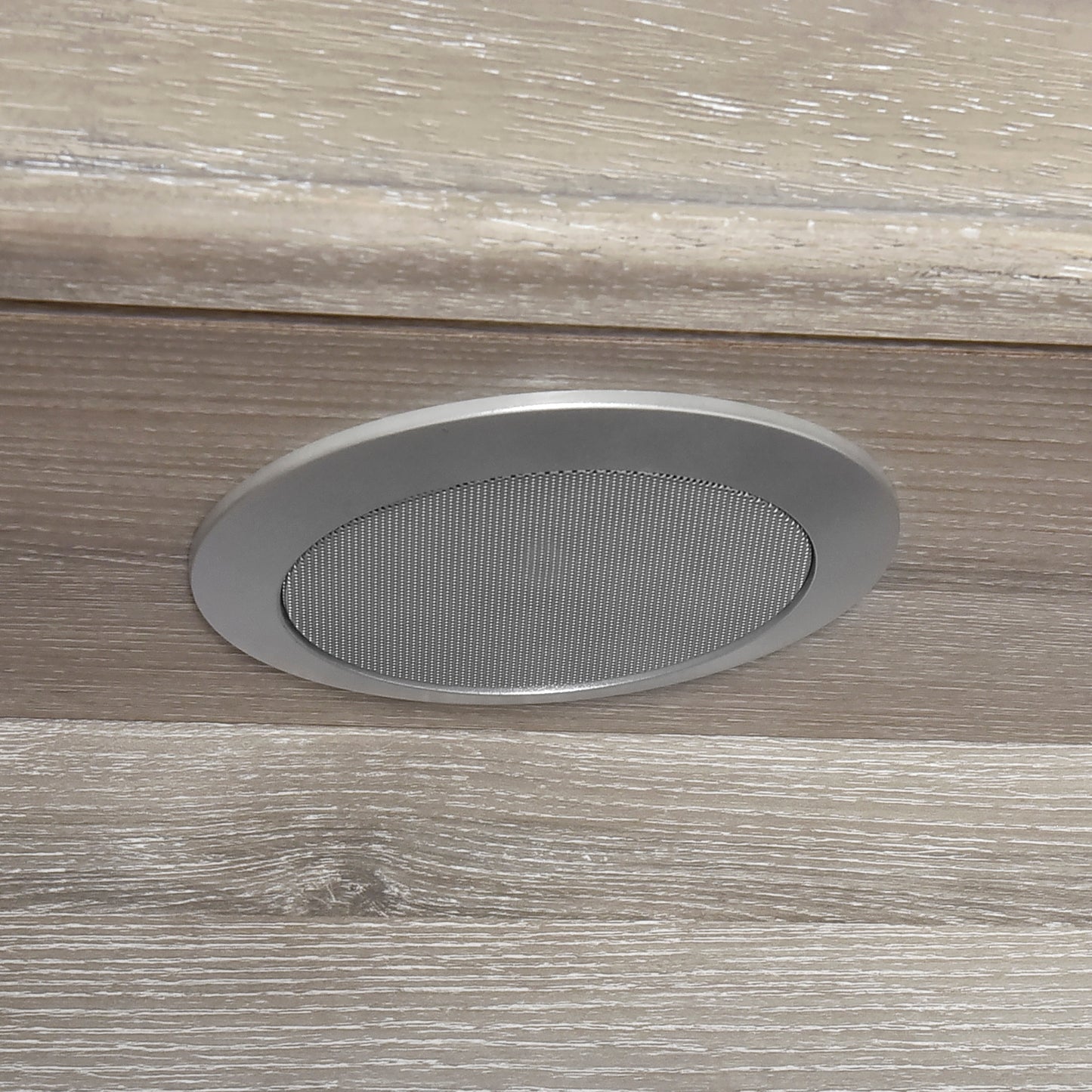 2332-1* - (2) Queen Bed