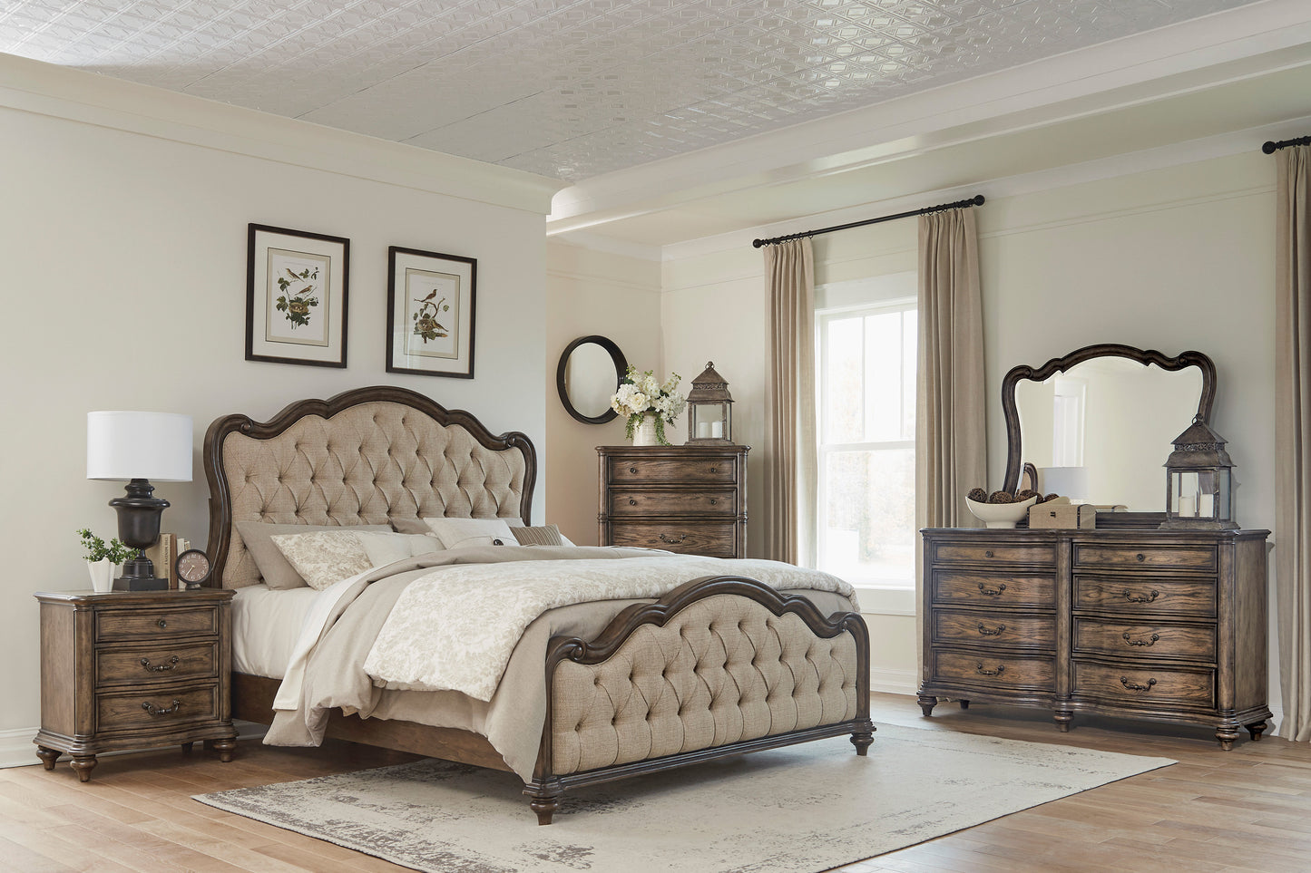 1682-5 - Dresser