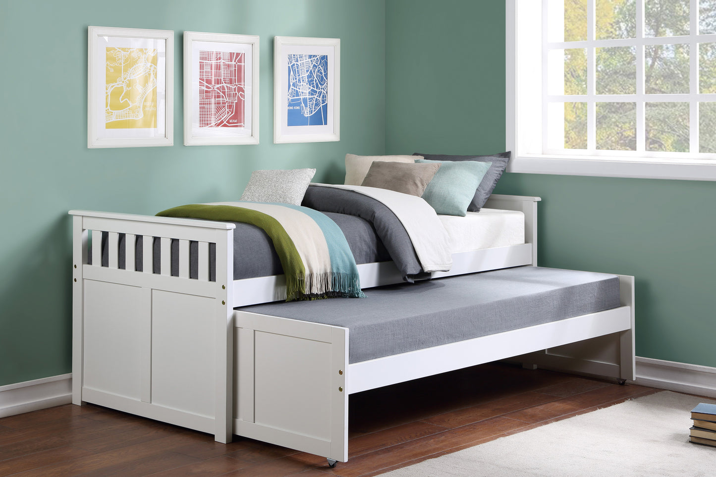 B2053RTW-1* - (3) Twin/Twin Bed